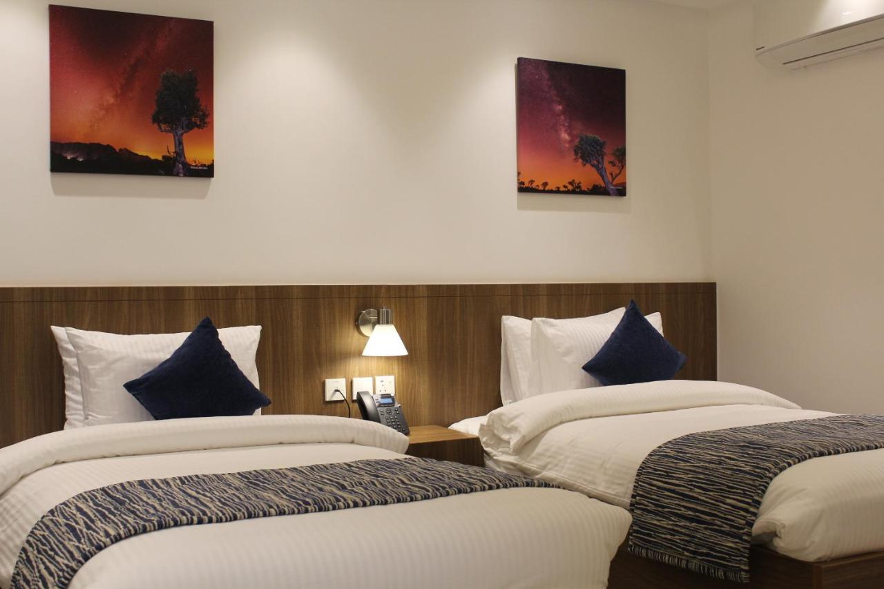 Duqm Express Hotel ภายนอก รูปภาพ