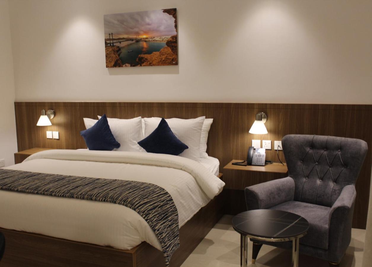 Duqm Express Hotel ภายนอก รูปภาพ